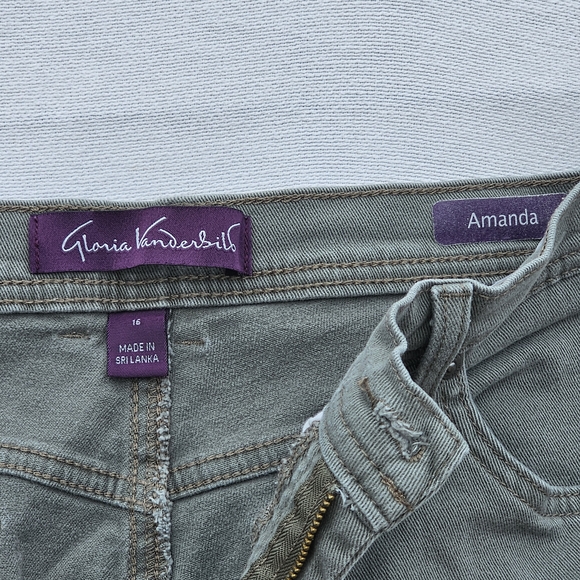 Gloria Vanderbilt Sage Straight Leg Jeans - Picture 3 of 4